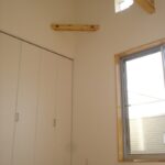 ２階子供部屋、小屋裏を空間利用。将来ロフトを計画