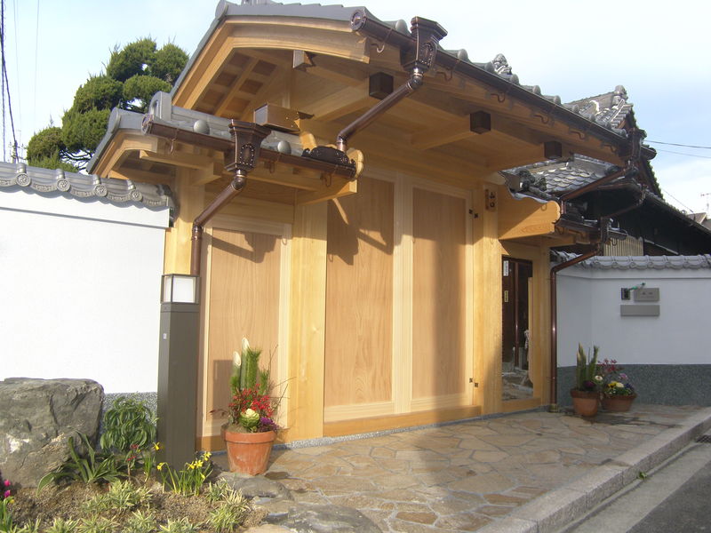純和風の門(総門)　工事:和歌山市