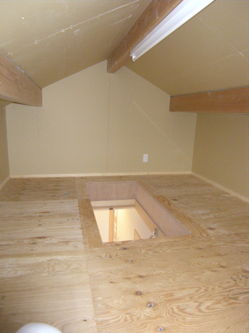 小屋裏収納部屋