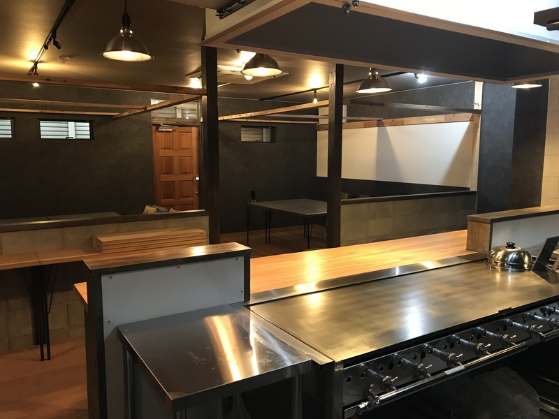 岩出市　鉄板ダイニング